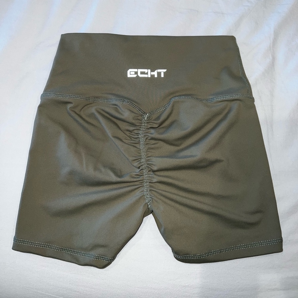 Etch Scrunch Shorts Olive